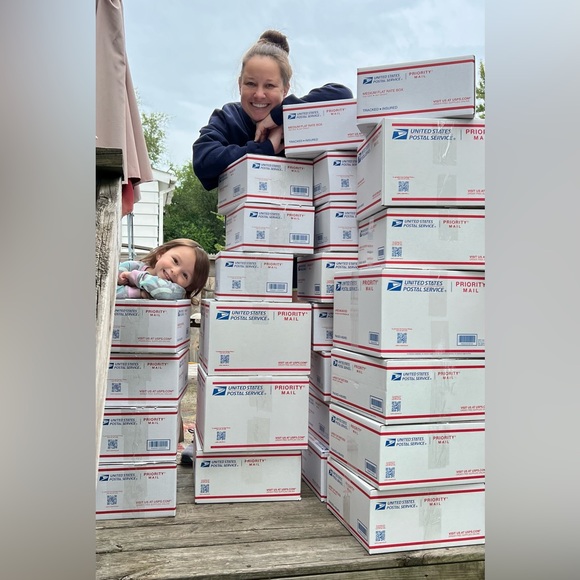 ❤️ to be notified when we go live! - Picture 2 of 9